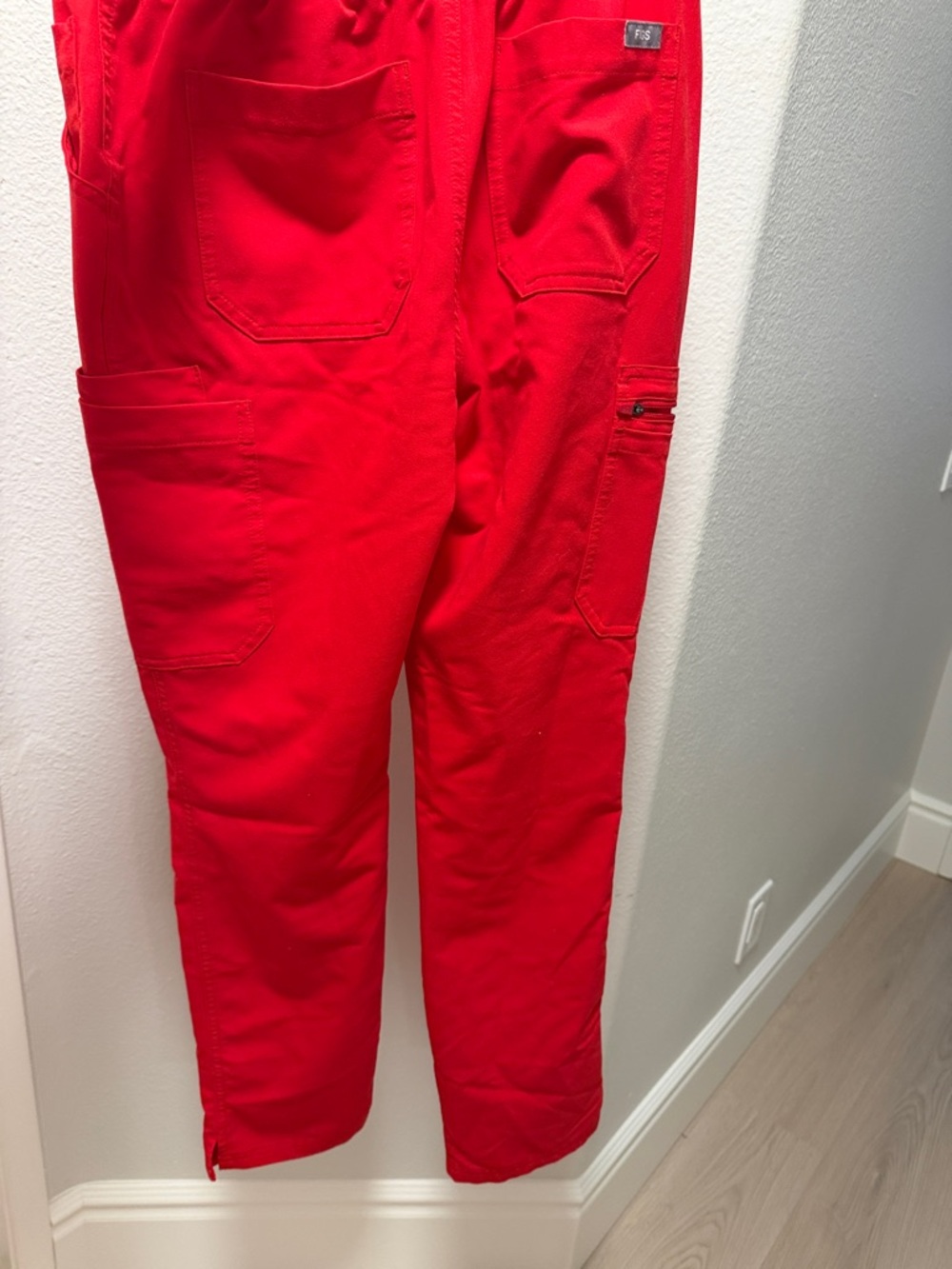 Figs Red Scrub Set - Picture 4 of 6